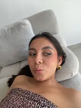 Nicollewest1 online show from 03.28.26