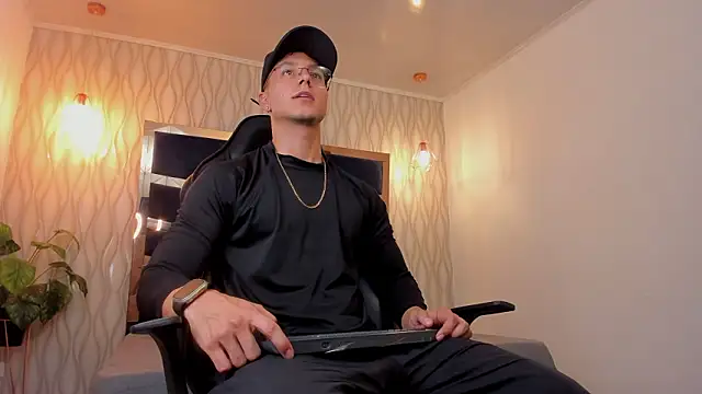 Noah Clarkk online show from 03.23.26