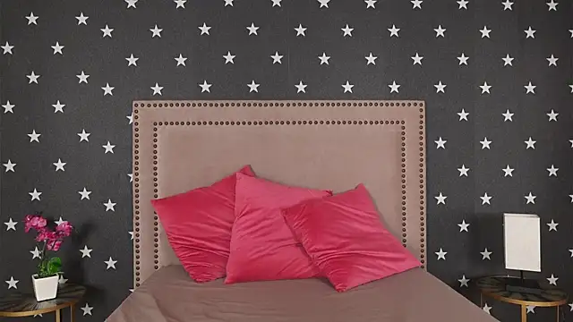 RaquellStar online show from 02.10.26