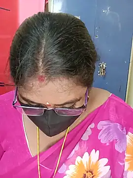 Snapshot of sirisha__9 chatting on 05.15.26 sirisha 9 online show from 05.15.26