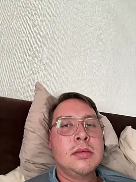 Snapshot of Burndew chatting on 03.02.26 Burndew online show from 03.02.26