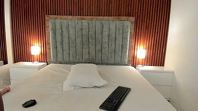 Lakisha Jackson  online show from 02.24.26