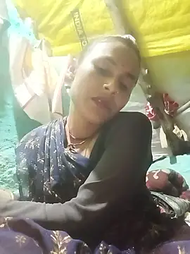 Snapshot of Cuty_priti chatting on 02.13.26 Cuty priti online show from 02.13.26