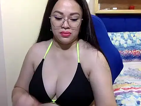Snapshot of celine_margo chatting on 05.15.26 celine margo online show from 05.15.26