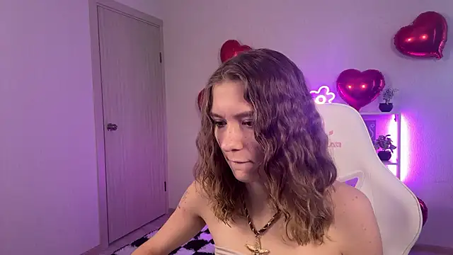 Snapshot of KellySunn chatting on 02.10.26 KellySunn online show from 02.10.26