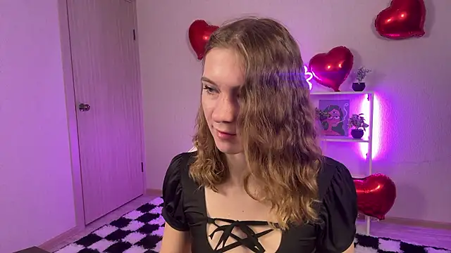 Snapshot of KellySunn chatting on 02.14.26 KellySunn online show from 02.14.26