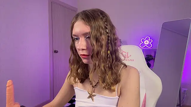 Snapshot of KellySunn chatting on 02.28.26 KellySunn online show from 02.28.26