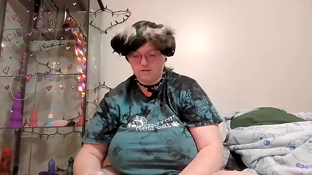 Snapshot of Pupghostt chatting on 02.16.26 Pupghostt online show from 02.16.26