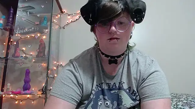 Snapshot of Pupghostt chatting on 04.09.26 Pupghostt online show from 04.09.26