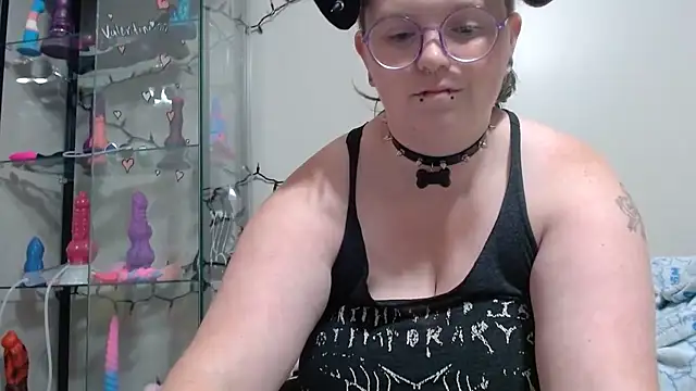 Snapshot of Pupghostt chatting on 04.16.26 Pupghostt online show from 04.16.26