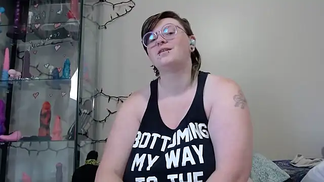 Snapshot of Pupghostt chatting on 05.14.26 Pupghostt online show from 05.14.26