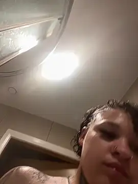 urprettygirlleenay online show from 04.21.26