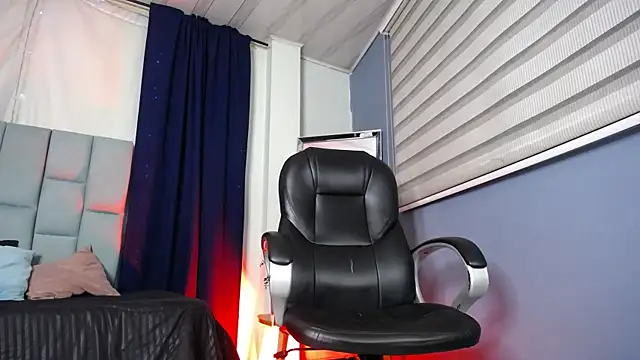 Emilyy05  online show from 01.18.26