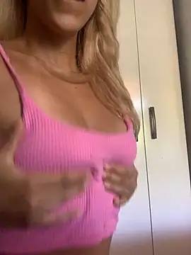 Snapshot of bety13 chatting on 01.09.26 bety13 online show from 01.09.26