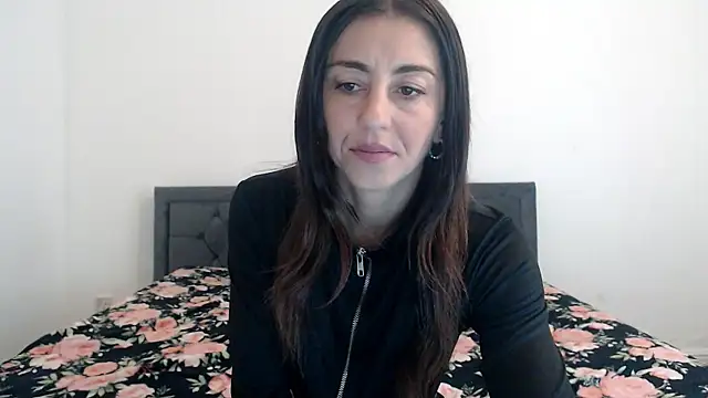 Snapshot of Stella_John chatting on 09.09.25 Stella John online show from 09.09.25