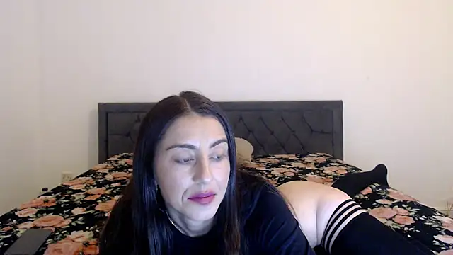 Snapshot of Stella_John chatting on 09.15.25 Stella John online show from 09.15.25