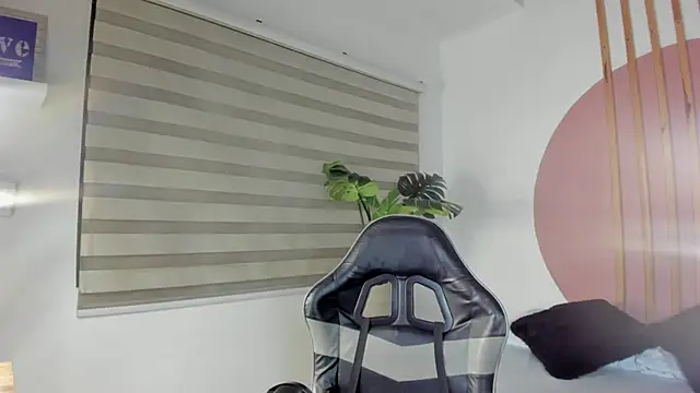 seraphine lark online show from 01.15.26