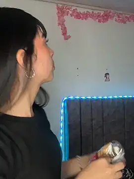 junorise23 online show from 04.13.26