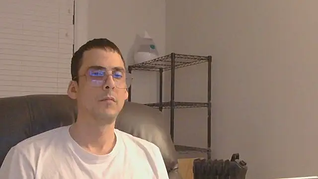 Snapshot of SissyJosh chatting on 05.27.26 SissyJosh online show from 05.27.26