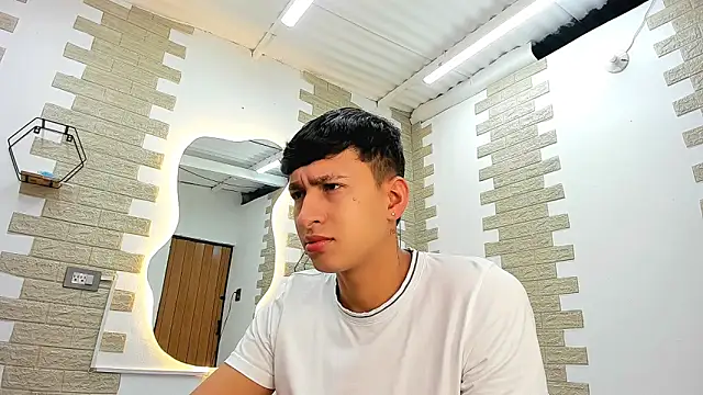 Snapshot of neithan_sleitherx chatting on 02.14.26 neithan sleitherx online show from 02.14.26