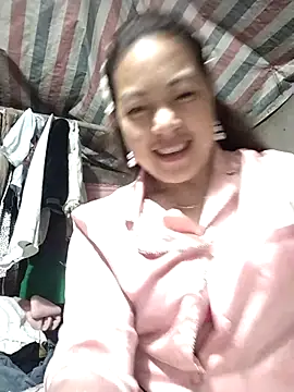 Snapshot of Lucky_cutee chatting on 02.20.26 Lucky cutee online show from 02.20.26