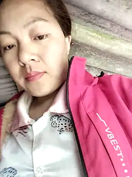 Snapshot of Lucky_cutee chatting on 04.02.26 Lucky cutee online show from 04.02.26