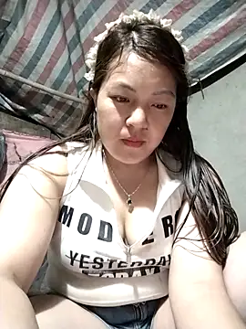 Snapshot of Lucky_cutee chatting on 04.16.26 Lucky cutee online show from 04.16.26