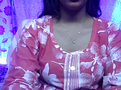cute Dirty Diva online show from 05.29.26