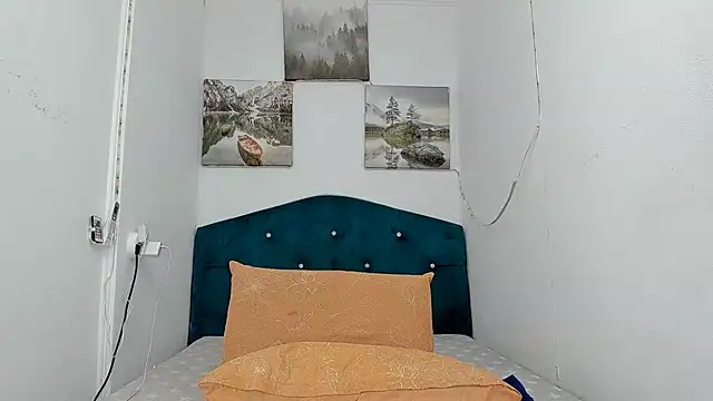 RedAssHottie online show from 02.19.25