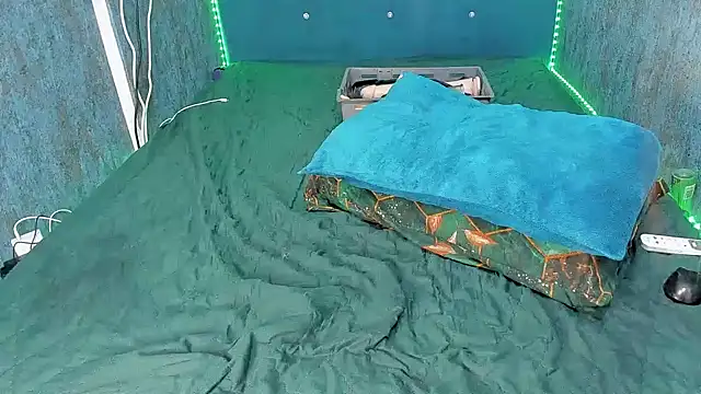 RedAssHottie online show from 10.15.25