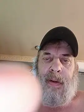 Snapshot of FragrantToe529 chatting on 05.27.26 FragrantToe529 online show from 05.27.26