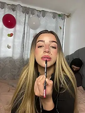 Snapshot of cute_emmma chatting on 02.17.26 cute emmma online show from 02.17.26