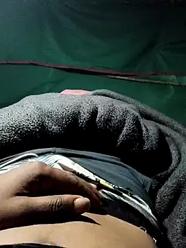 Snapshot of Hot2602 chatting on 12.21.25 Hot2602 online show from 12.21.25