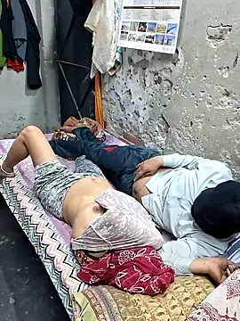 Radhacpl9528 online show from 04.18.26