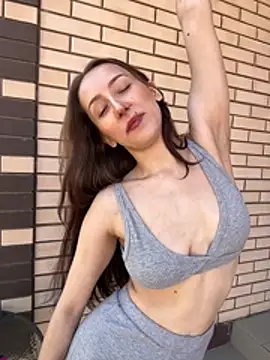 Snapshot of LuxBrunette_ chatting on 06.28.26 LuxBrunette online show from 06.28.26