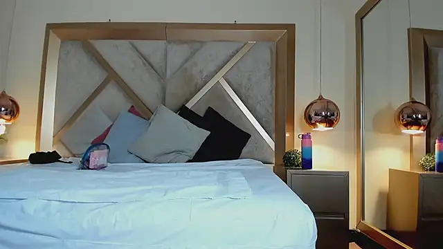 ElenaWatsonn online show from 03.30.26