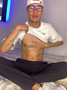 Snapshot of Latin_Paisa_Boy chatting on 01.10.26 Latin Paisa Boy online show from 01.10.26