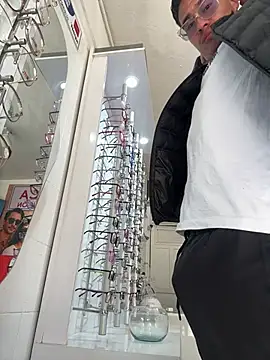 Snapshot of Latin_Paisa_Boy chatting on 03.19.26 Latin Paisa Boy online show from 03.19.26