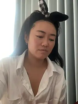 Snapshot of Molly-xiao chatting on 05.02.26 Molly-xiao online show from 05.02.26