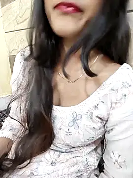 Yours-Zeenat online show from 04.13.26