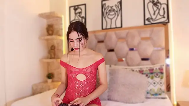 Snapshot of Sophieh_Sweet chatting on 02.08.26 Sophieh Sweet online show from 02.08.26