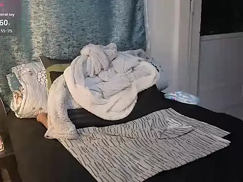 Snapshot of DacyVandal94 chatting on 02.15.26 DacyVandal94 online show from 02.15.26