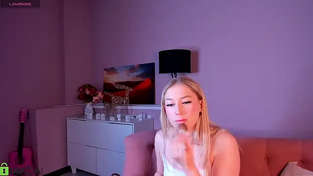 ChloeAlba online show from 04.26.26