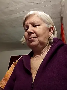 Snapshot of KlaudiaDarling chatting on 02.12.26 KlaudiaDarling online show from 02.12.26