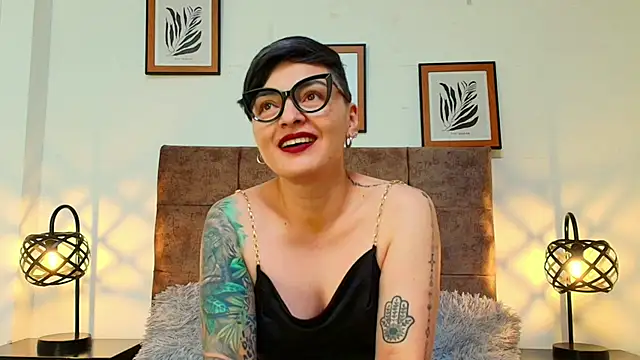 Snapshot of kat_paradise chatting on 04.26.26 kat paradise online show from 04.26.26
