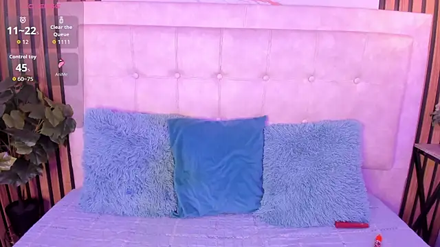 Snapshot of Silver_Breeze chatting on 02.07.26 Silver Breeze online show from 02.07.26