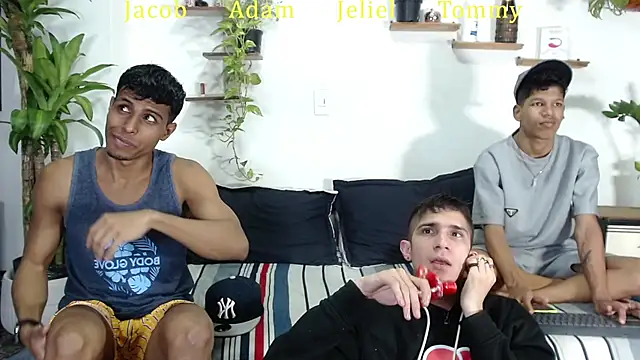 Interracial Snow Bunny online show from 01.31.26