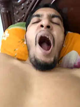 Snapshot of Fuckboyhassan chatting on 07.05.26 Fuckboyhassan online show from 07.05.26