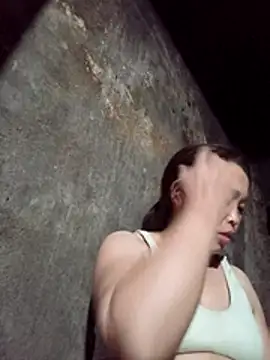 Snapshot of dakota-kis chatting on 04.05.26 dakota-kis online show from 04.05.26