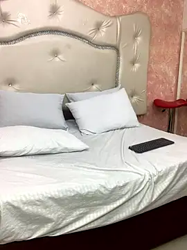 KarlyAndDavey online show from 01.12.26